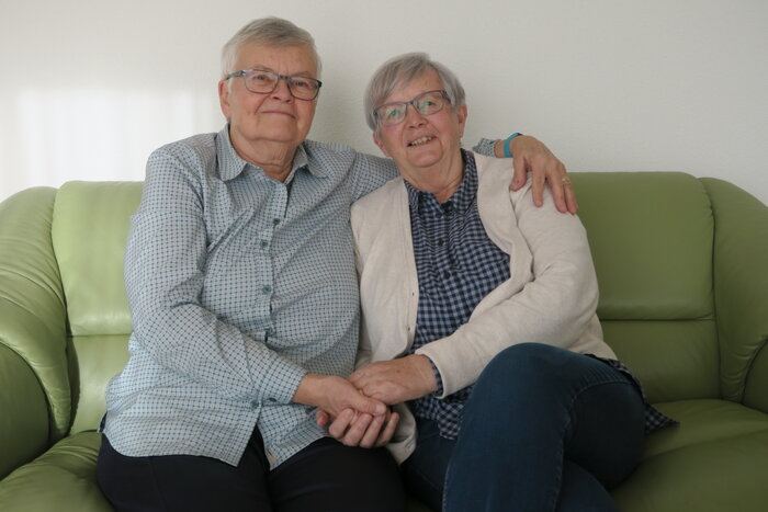 Maria Flückiger (links) und Emma Steffen sind dankbar über das gemeinsame Leben, in dem sie sich gegenseitig unterstützen, aber auch viel Raum geben.