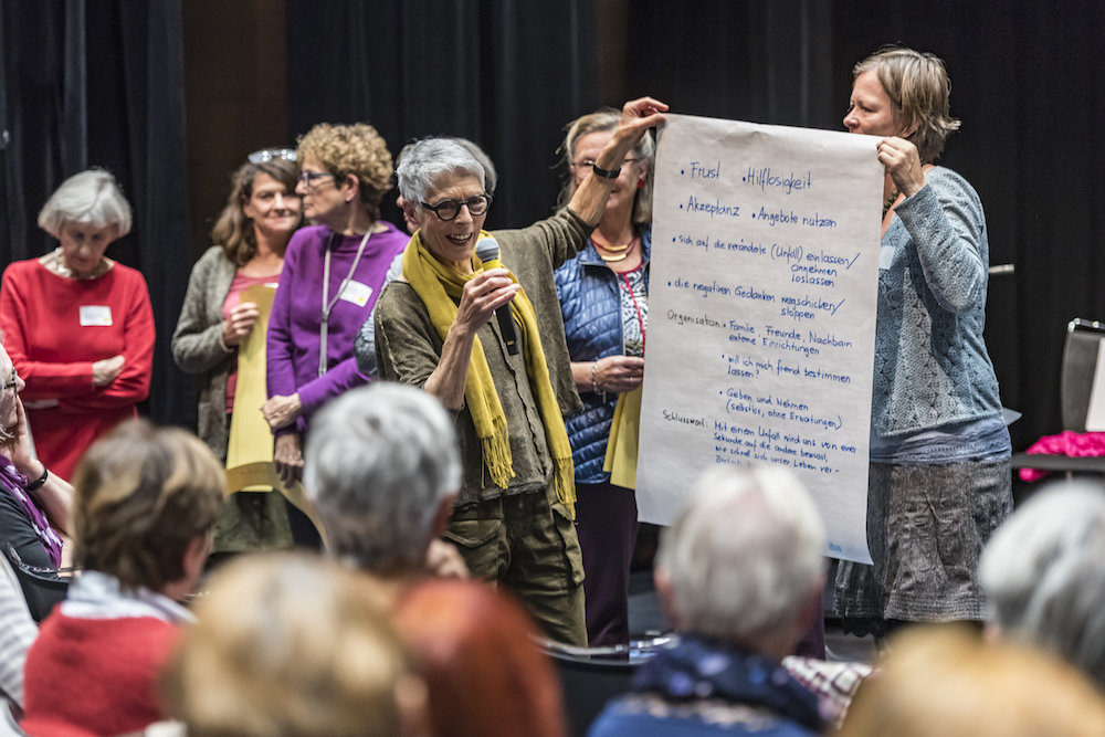 Frauen in Auseinandersetzung mit Hochaltrigkeit am Forum der Grossm&uuml;tterRevolution