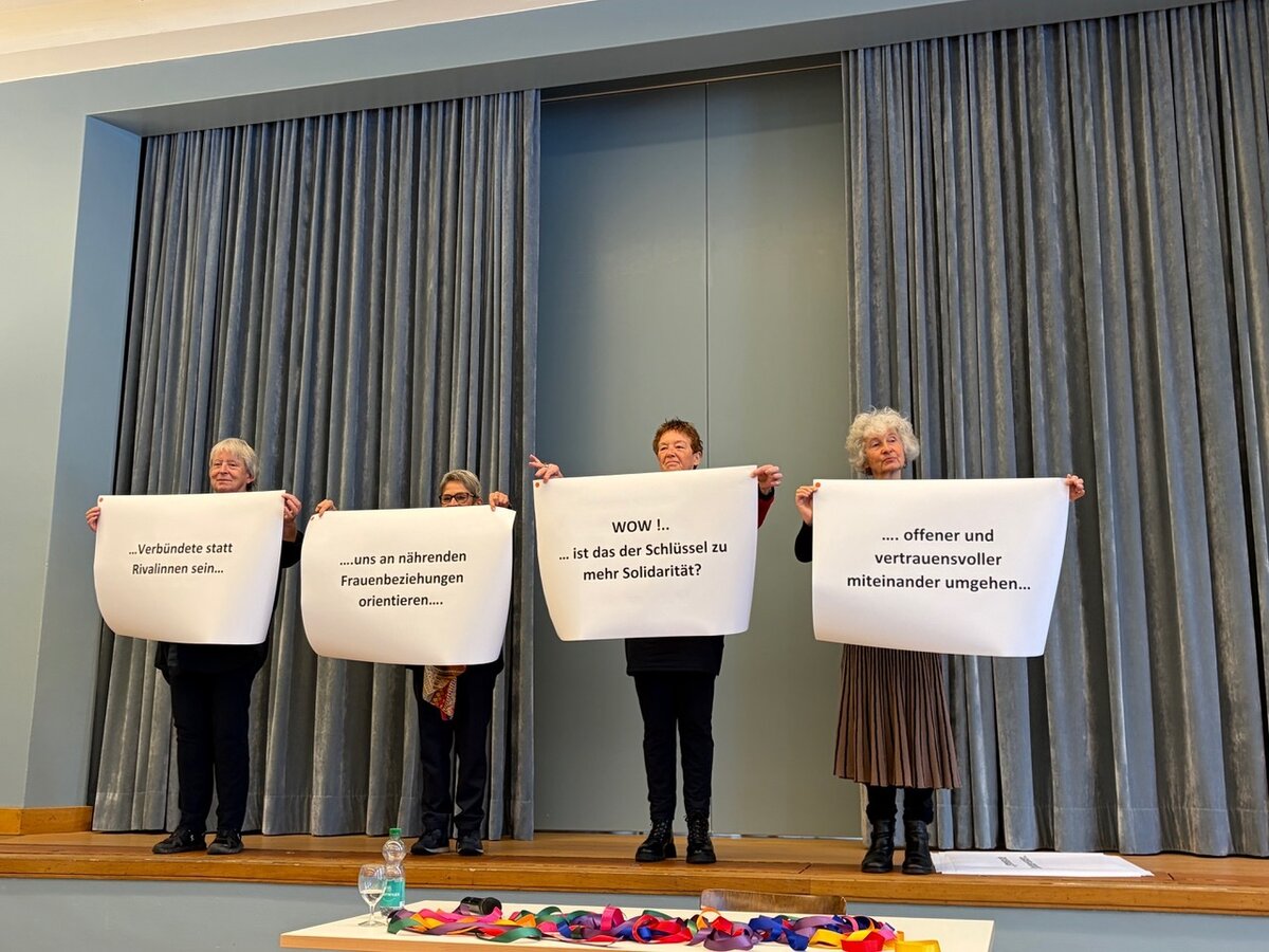 &Uuml;ber den Schl&uuml;ssel zur Frauensolidarit&auml;t hatte sich die Tagungsgruppe bestehend aus Veronika Bossard, Claudia K&uuml;ttel, Rita Bieri und Regina Ammann Gedanken gemacht.