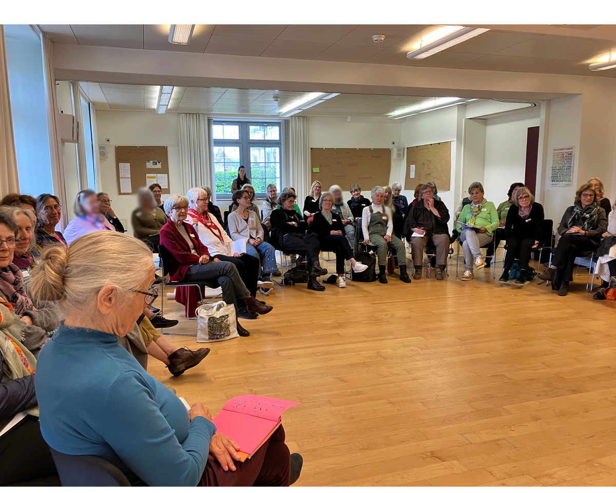 Gegen 60 Frauen, alles Wirtschafterinnen, beschäftigten sich an der Frühlingstagung der GrossmütterRevolution im Bildungshaus Kloster Kappel am Albis mit Care und Wirtschaft