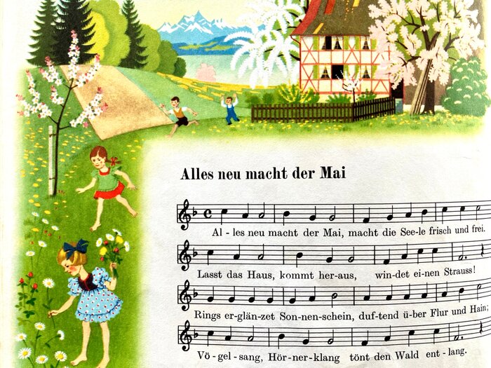 &laquo;Alles neu, macht der Mai.&raquo; Das Anschauen alter Liederb&uuml;cher weckt viele Erinnerungen.