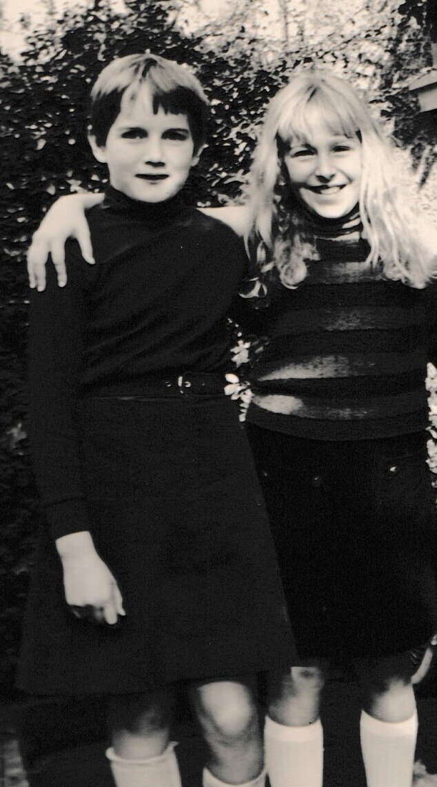 Andrea und Angi in jungen Jahren